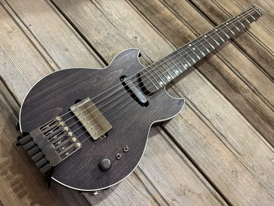 Laika Double Cut travel guitar by Laika Guitars