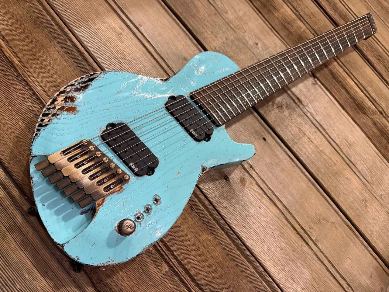 Laika 7, Surf Green Relic