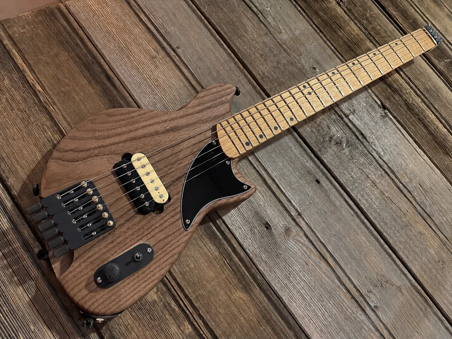 Laika Meteora, Brown oil finish