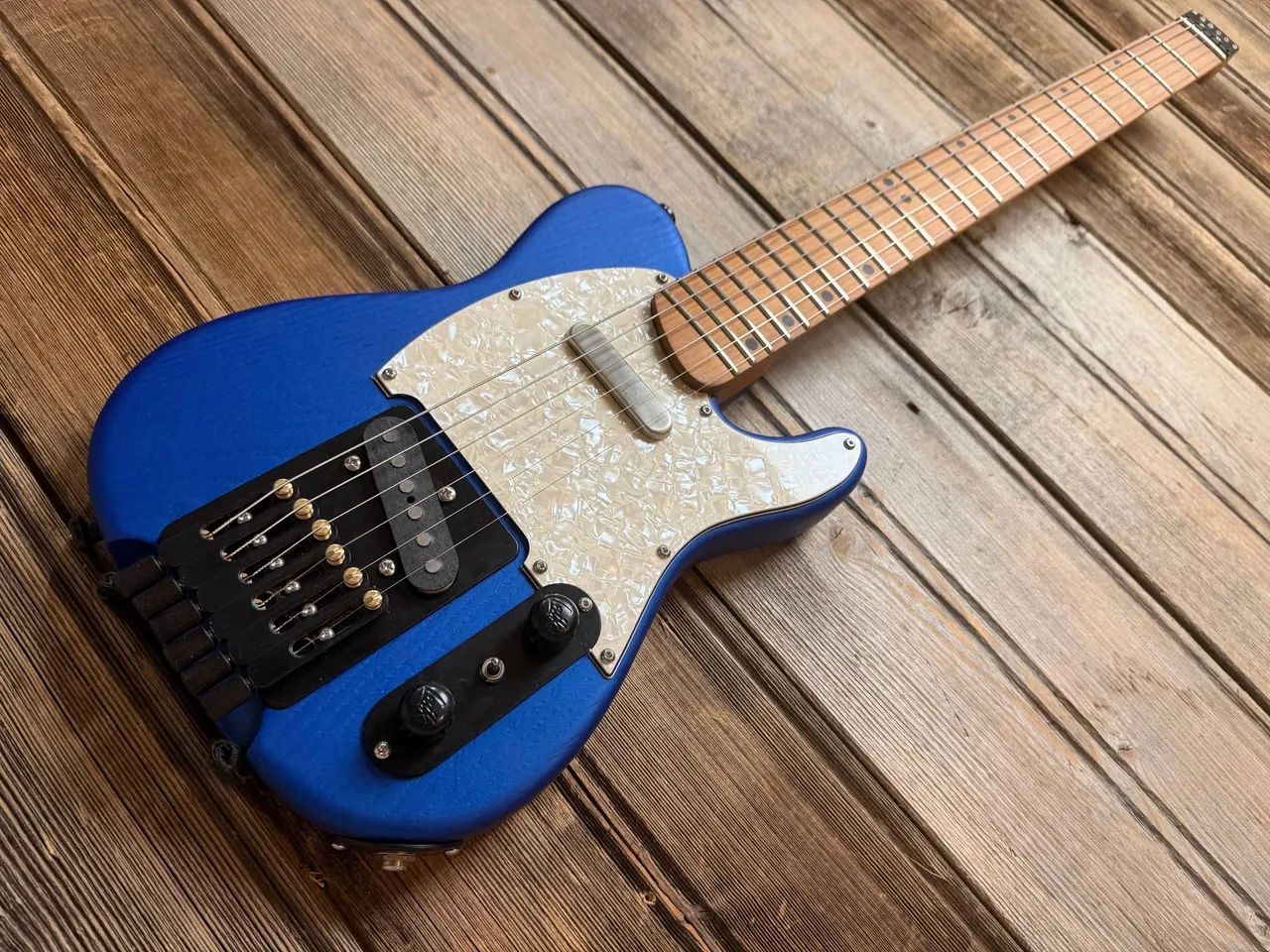 Laika Tele, Electric Blue